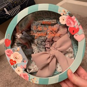 To all the boys I’ve loved kitsch gift set